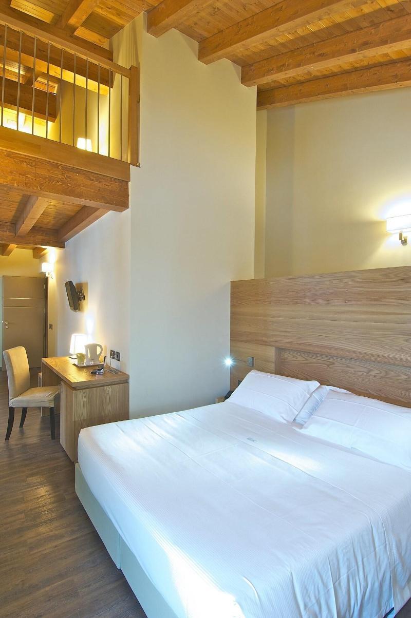 Harmony Suite Hotel Selvino Exterior foto