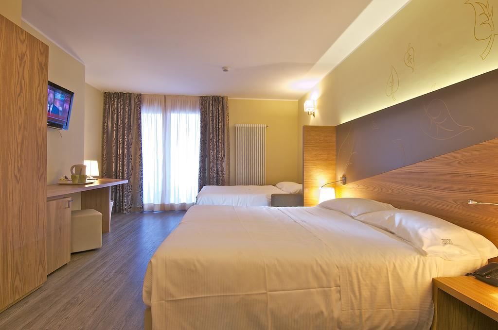 Harmony Suite Hotel Selvino Exterior foto