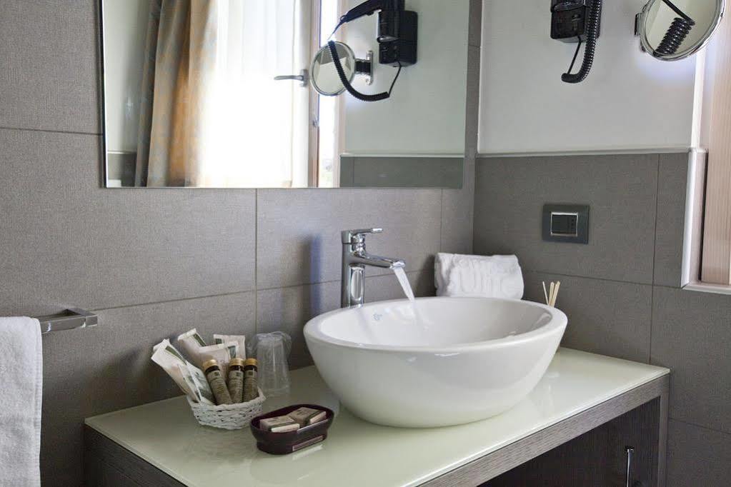 Harmony Suite Hotel Selvino Exterior foto